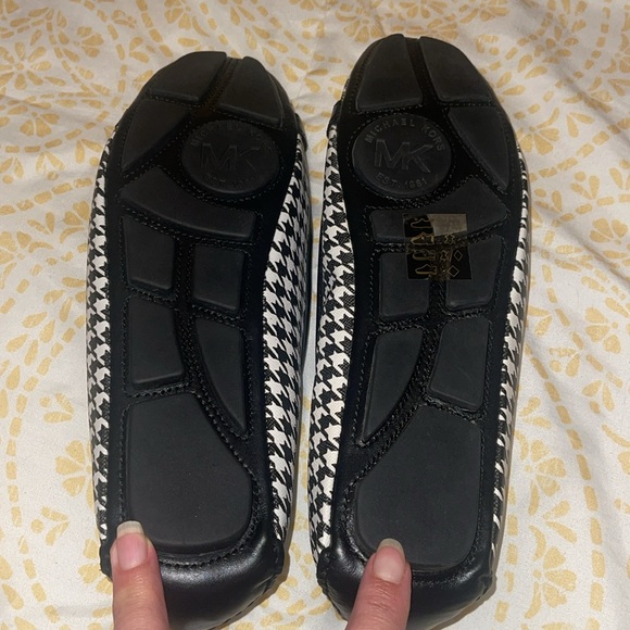 MICHAEL KORS (NWOB) Women’s Black & White Houndstooth Fulton Moc Loafers Size 9M - Picture 7 of 16